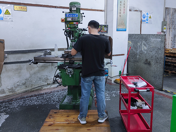 加工設(shè)備展示